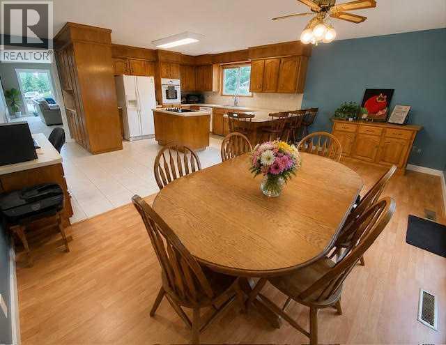 146 Fuller Place, Hinton, Alberta  T7V 1K3 - Photo 5 - A2326754
