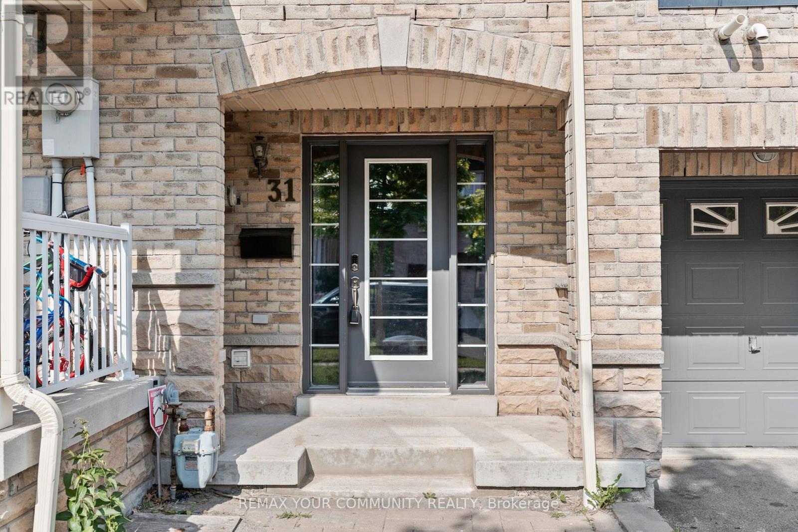 31 Webbford Street, Ajax, Ontario  L1S 0A8 - Photo 3 - E13723352