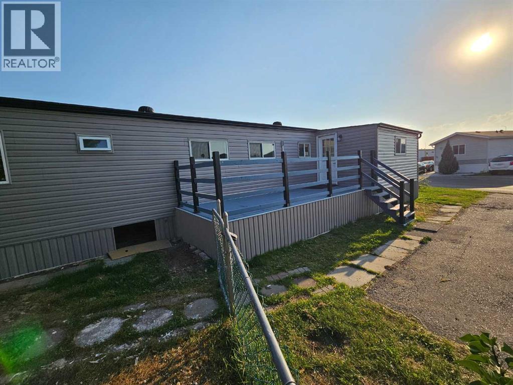 71, 1101 84  NE, Calgary, Alberta  T2A 7X2 - Photo 3 - A2340145
