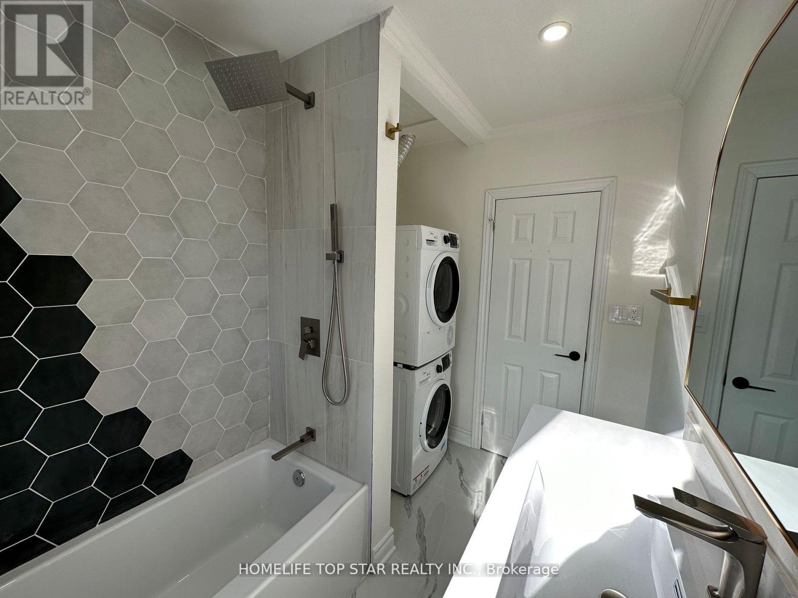 Main Floor - 38 Cartier Crescent, Richmond Hill, Ontario  L4C 2N2 - Photo 12 - N13723386