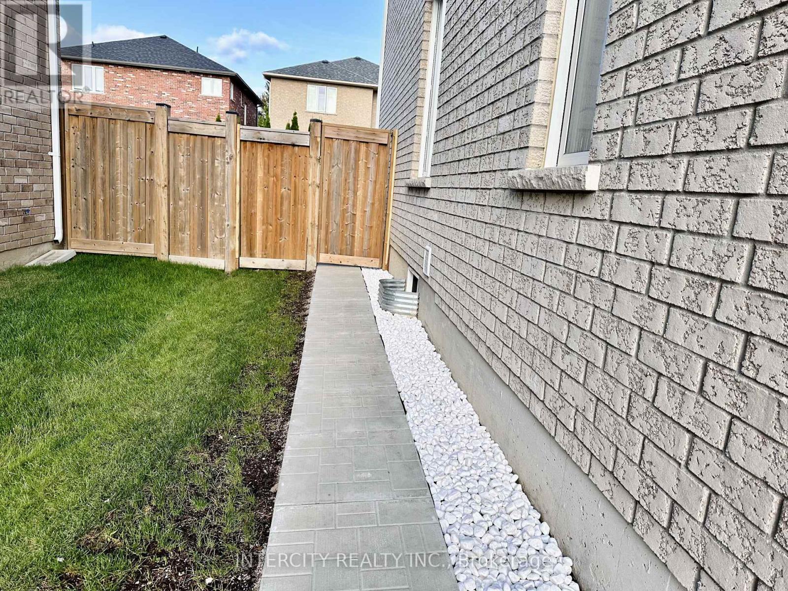 Bsmt - 77 Romanelli Crescent, Bradford West Gwillimbury (Bradford), Ontario  L3Z 0X7 - Photo 3 - N13723424