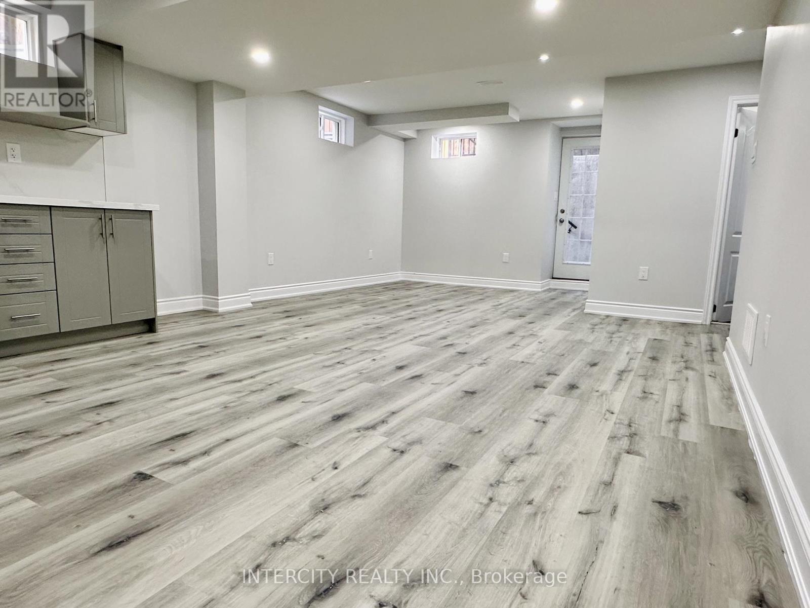 Bsmt - 77 Romanelli Crescent, Bradford West Gwillimbury (Bradford), Ontario  L3Z 0X7 - Photo 8 - N13723424