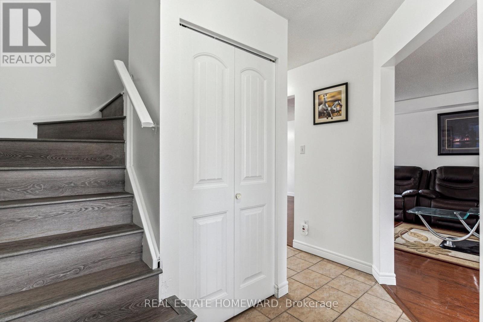 1117 Ashley Court, Innisfil, Ontario  L9S 1X1 - Photo 6 - N13723446