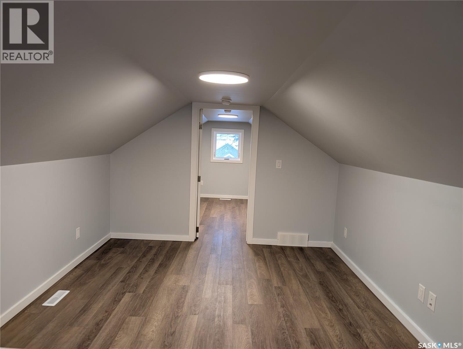 102 32nd Street W, Saskatoon, Saskatchewan  S7L 0S1 - Photo 14 - SK041956