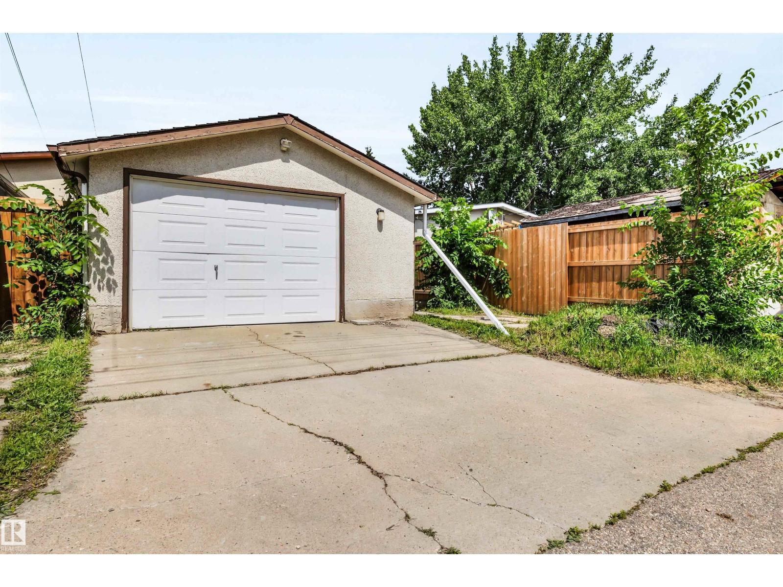 11611 137 Av NW, Edmonton, Alberta  T5E 1Z6 - Photo 3 - E4498969