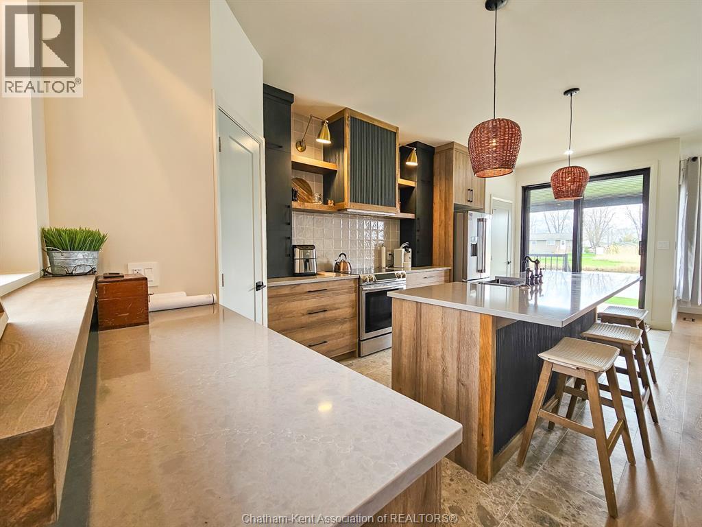 19260 Lakeside Drive, Lighthouse Cove, Ontario  N0P 2L0 - Photo 5 - 26021050