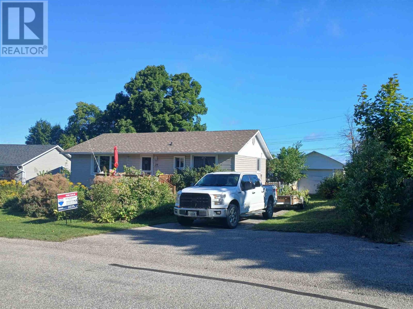 20 Gillanders Rd, Elliot Lake, Ontario  P5A 1W3 - Photo 2 - SM262329
