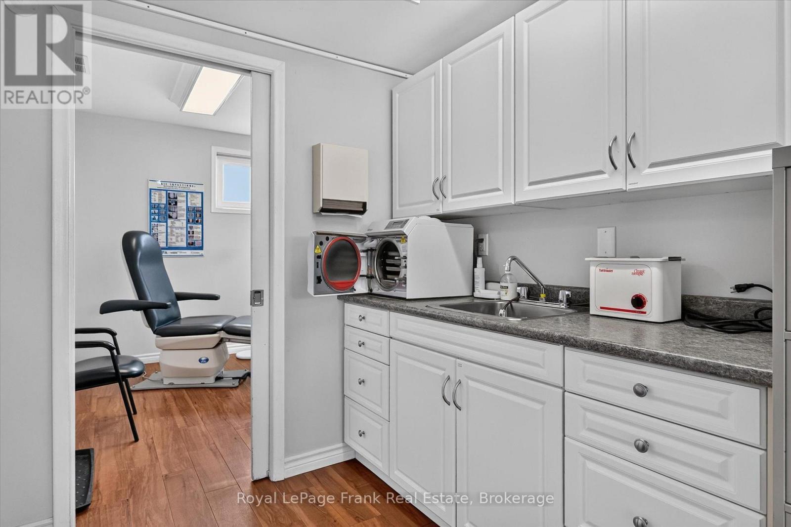 308 Charlotte Street, Peterborough, Ontario  K9J 2V7 - Photo 25 - X13723538