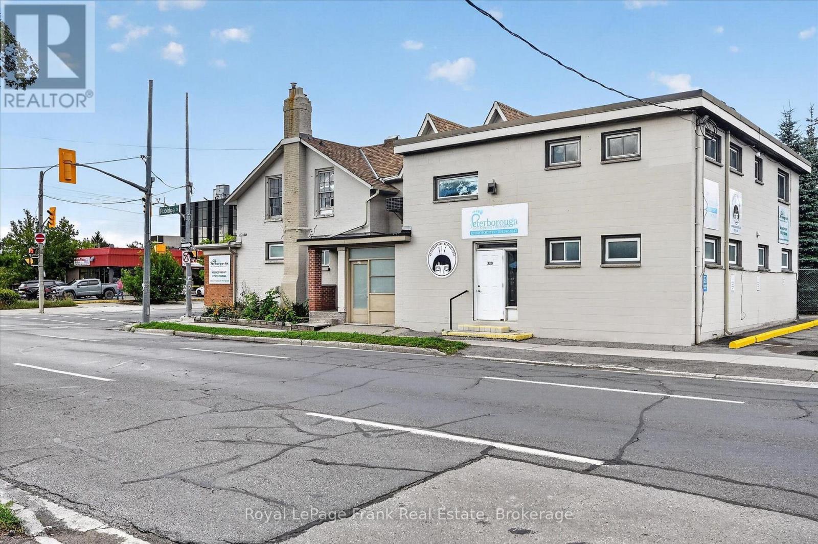 308 Charlotte Street — photo 3