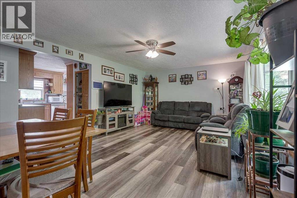 4809 42 Street, Ponoka, Alberta  T4J 1C3 - Photo 4 - A2322684