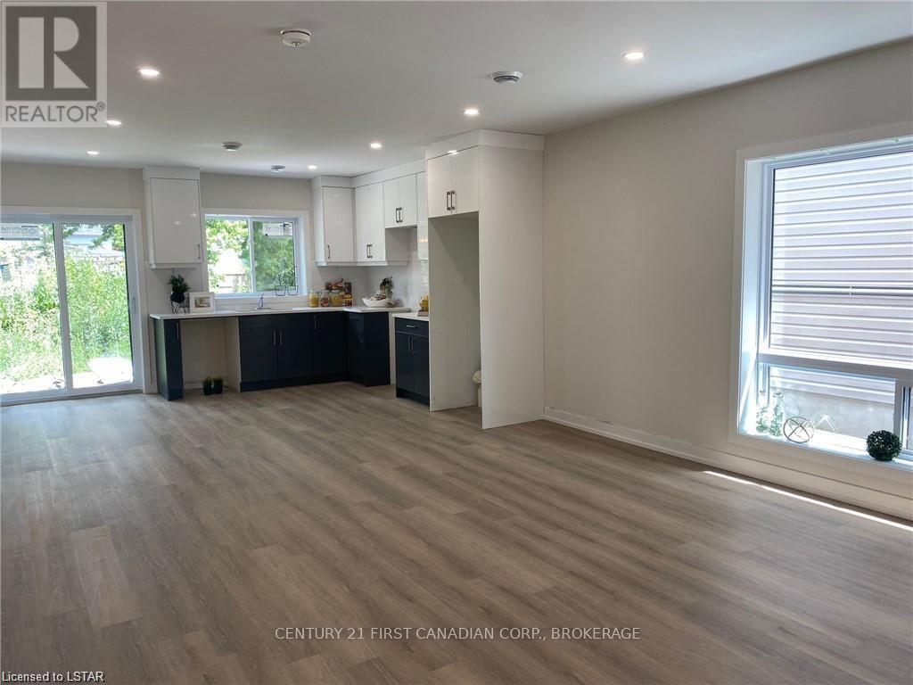 2388 Boswell Street, St. Clair, Ontario  N0N 1B0 - Photo 2 - X13723654