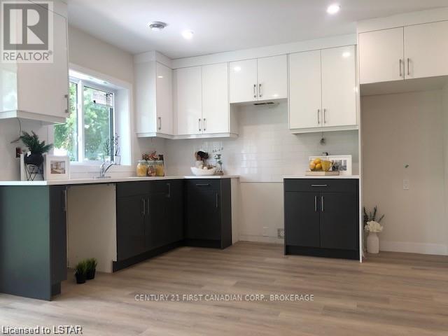 2388 Boswell Street, St. Clair, Ontario  N0N 1B0 - Photo 4 - X13723654
