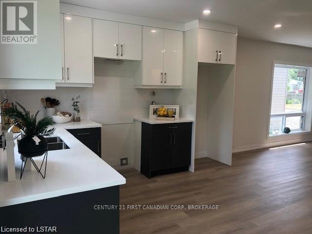 2388 Boswell Street, St. Clair, Ontario  N0N 1B0 - Photo 5 - X13723654