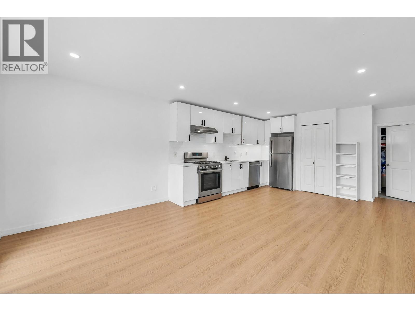 425 E 57th Avenue, Vancouver, British Columbia  V5X 1S8 - Photo 2 - R3159374
