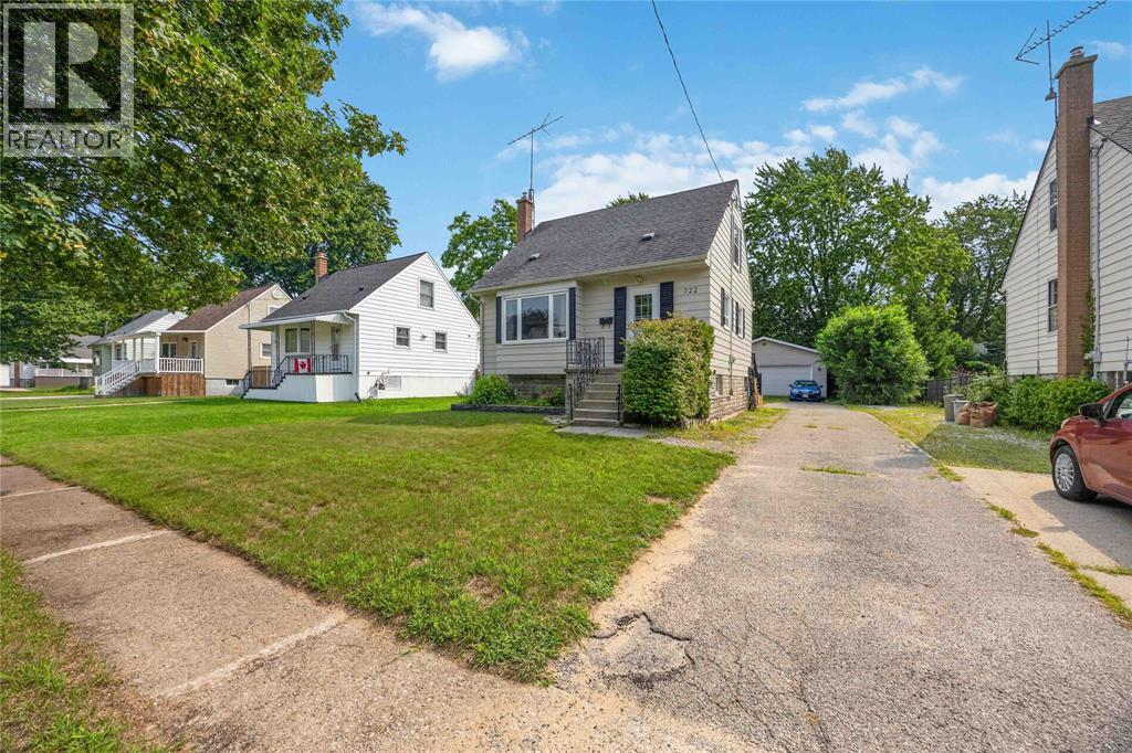 722 Woodhaven Avenue, Sarnia, Ontario  N7S 2W1 - Photo 2 - 26020090