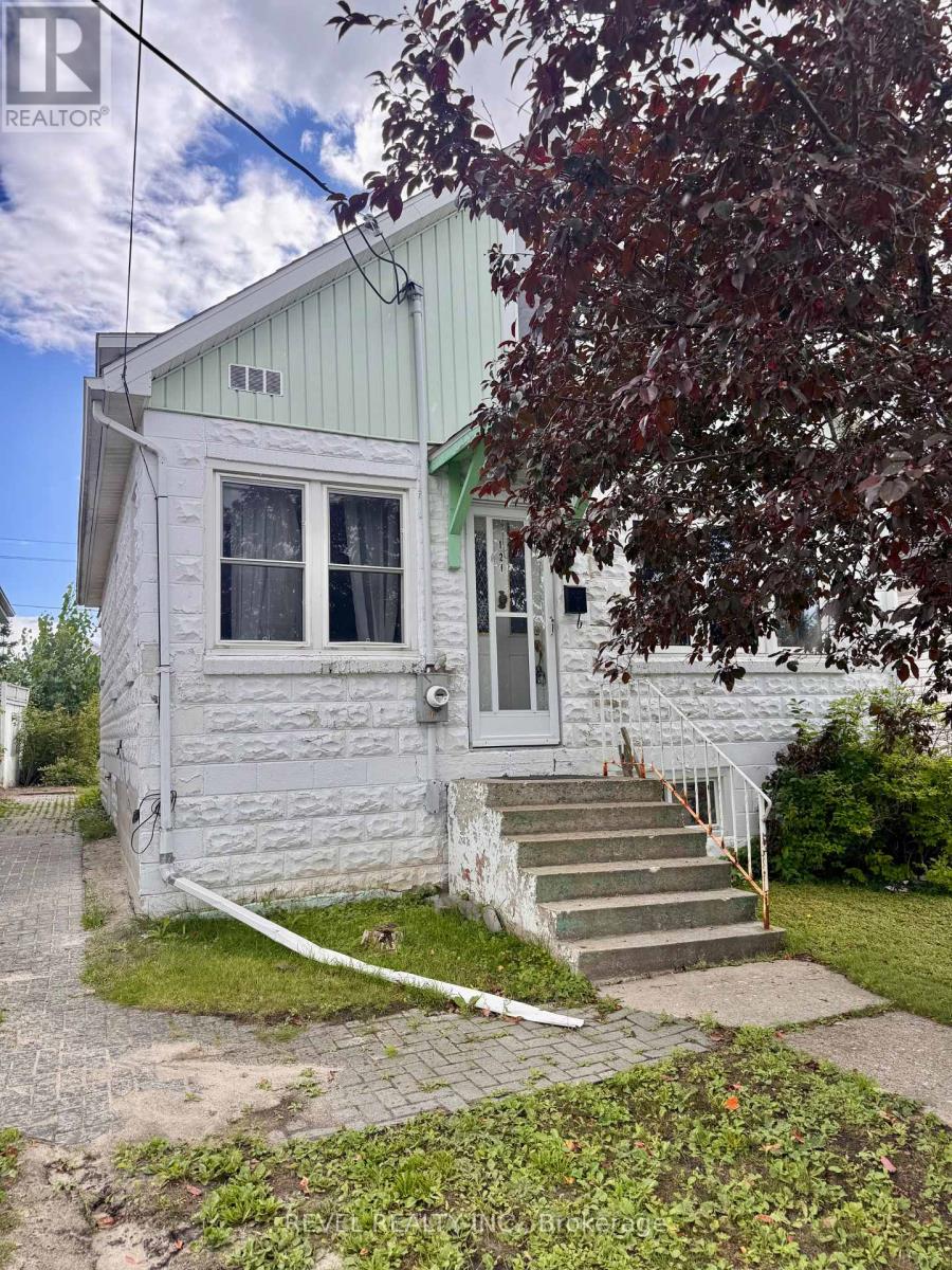 121 Floral Avenue, Timmins (Tm - Tnw - Algonquin To Jubilee), Ontario  P4N 4H6 - Photo 1 - T13723646