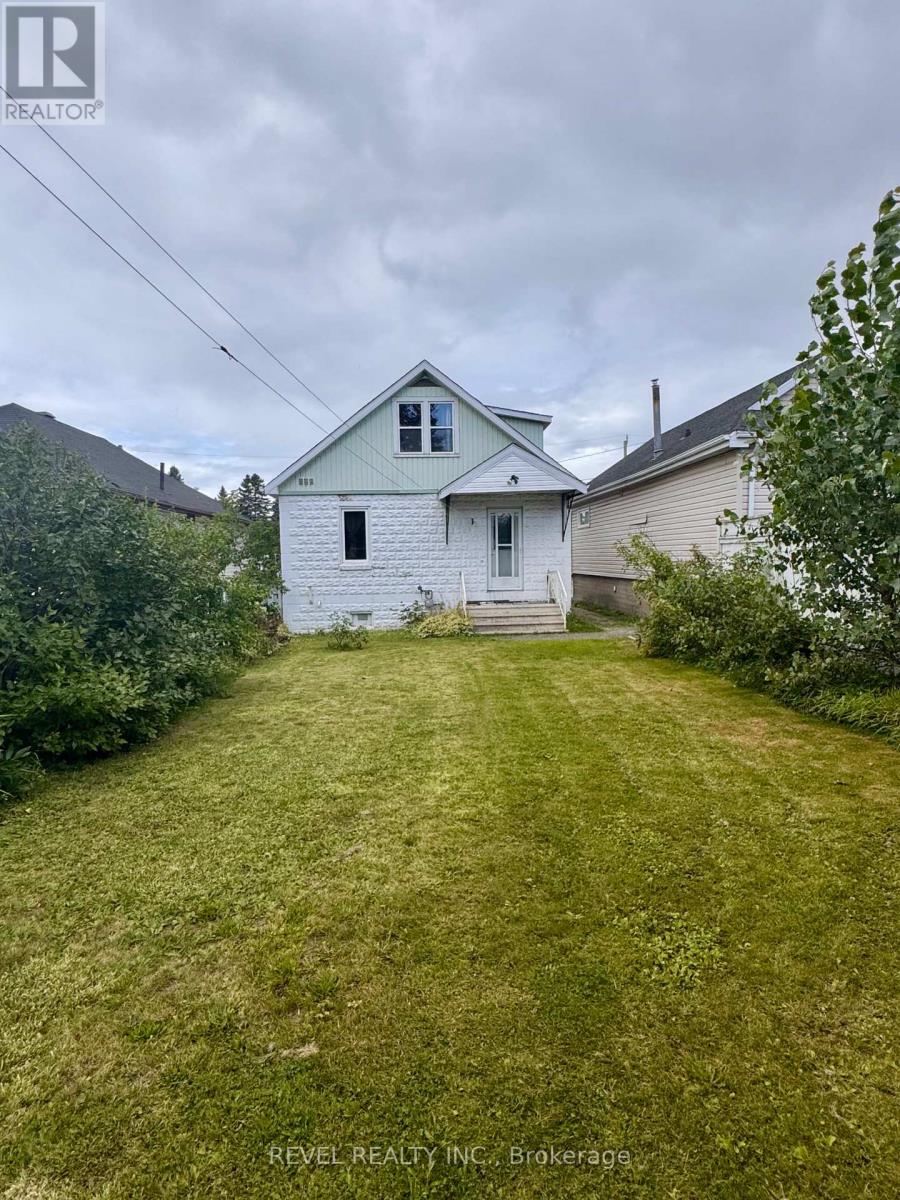 121 Floral Avenue, Timmins (Tm - Tnw - Algonquin To Jubilee), Ontario  P4N 4H6 - Photo 4 - T13723646