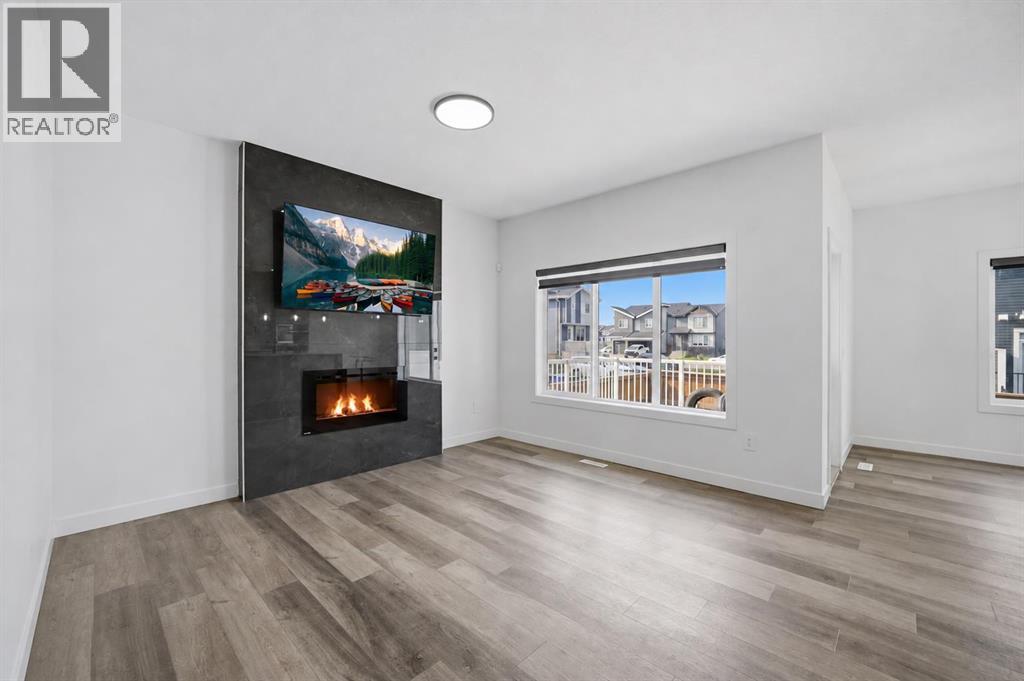 36 Waterford Manor, Chestermere, Alberta  T1X 2T9 - Photo 8 - A2339147