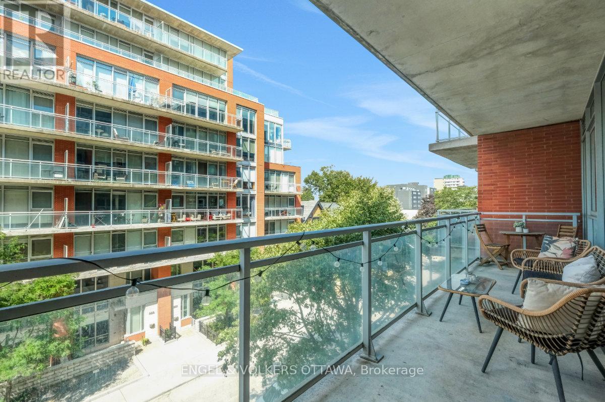 415 - 360 MCLEOD STREET