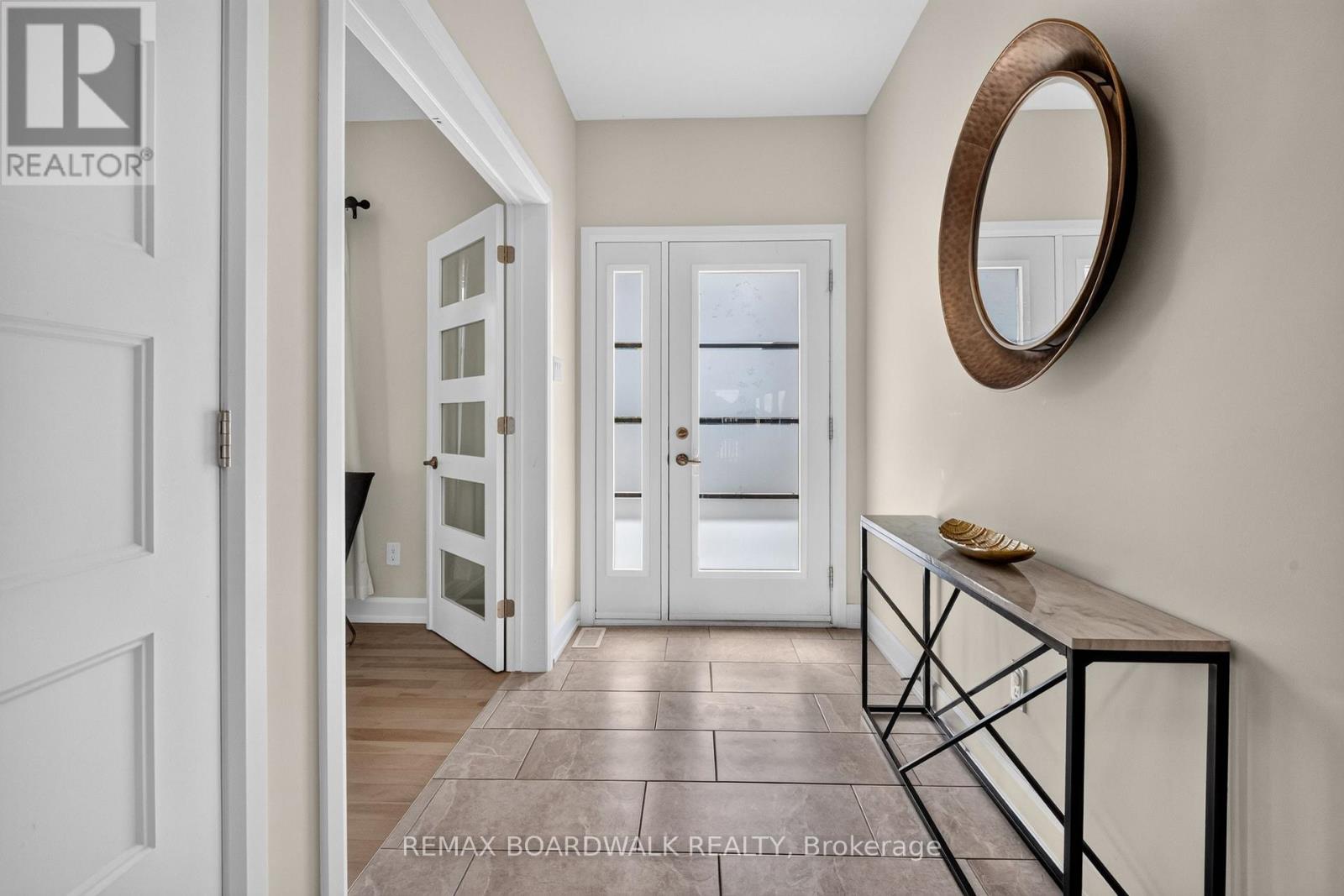 340 Moonlight Drive, Russell, Ontario  K4R 0L1 - Photo 4 - X13723546