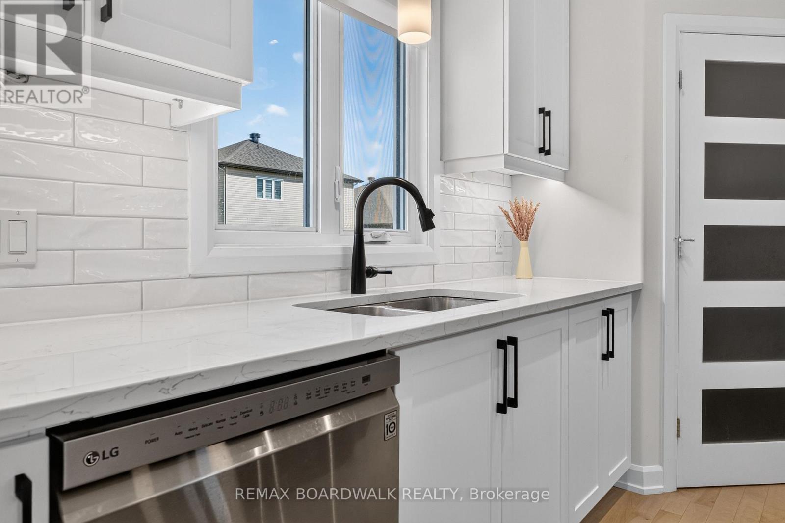 340 Moonlight Drive, Russell, Ontario  K4R 0L1 - Photo 9 - X13723546