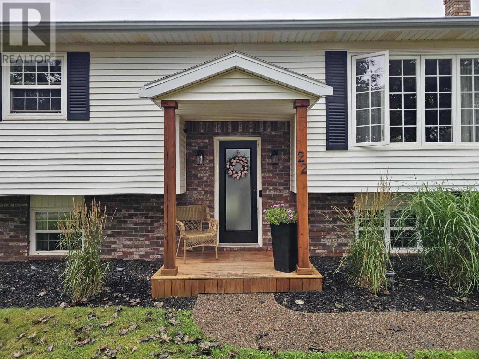 22 Cable Court, Stratford, Prince Edward Island  C1B 1A9 - Photo 2 - 202621864