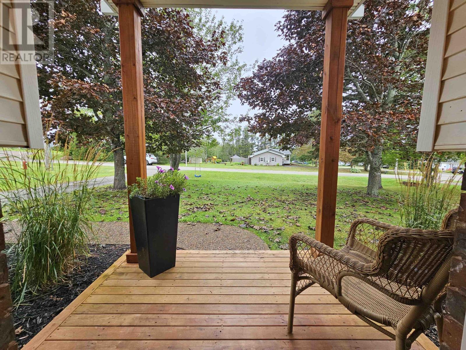 22 Cable Court, Stratford, Prince Edward Island  C1B 1A9 - Photo 4 - 202621864