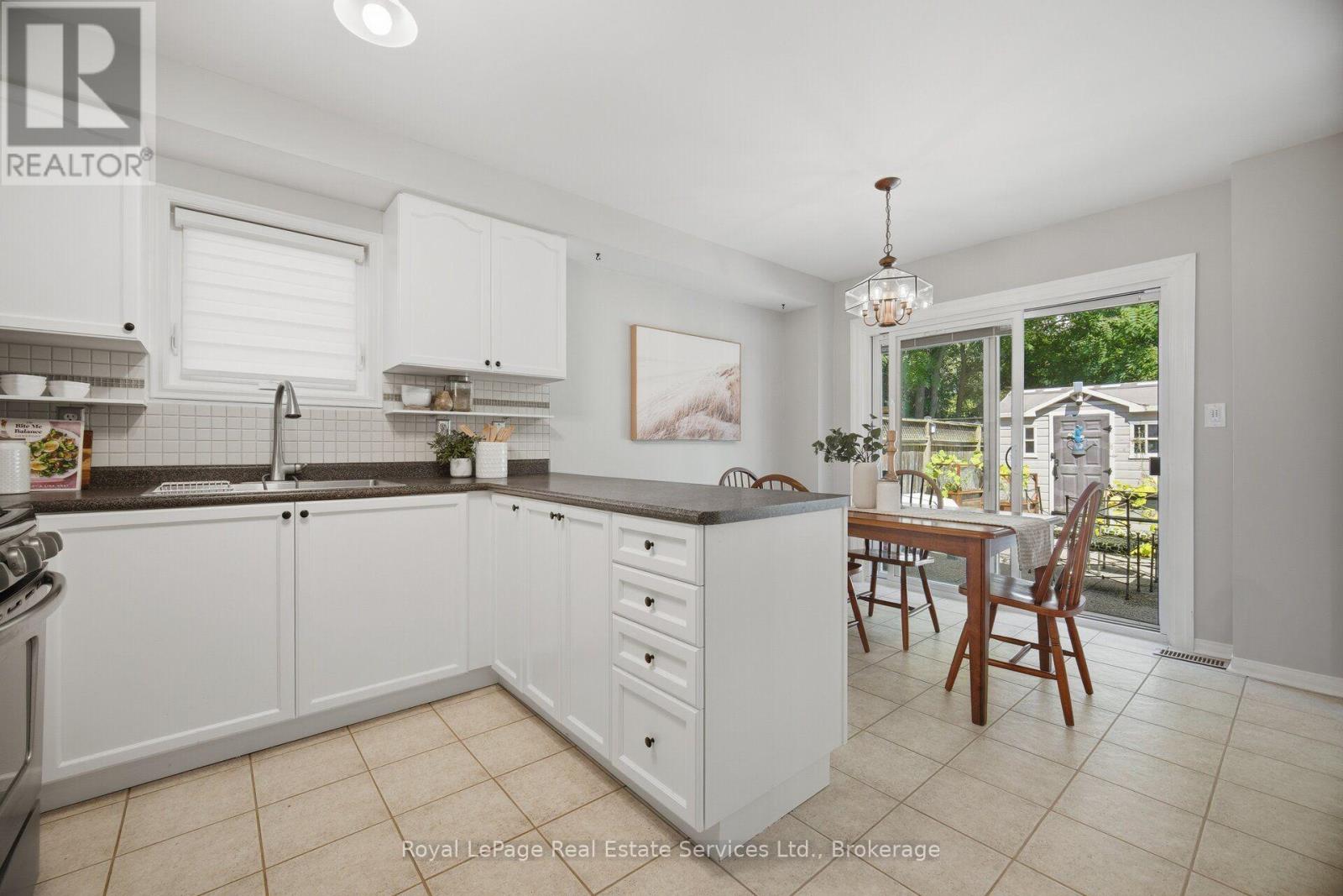 2259 Empire Crescent, Burlington, Ontario  L7L 6Y6 - Photo 11 - W13723548
