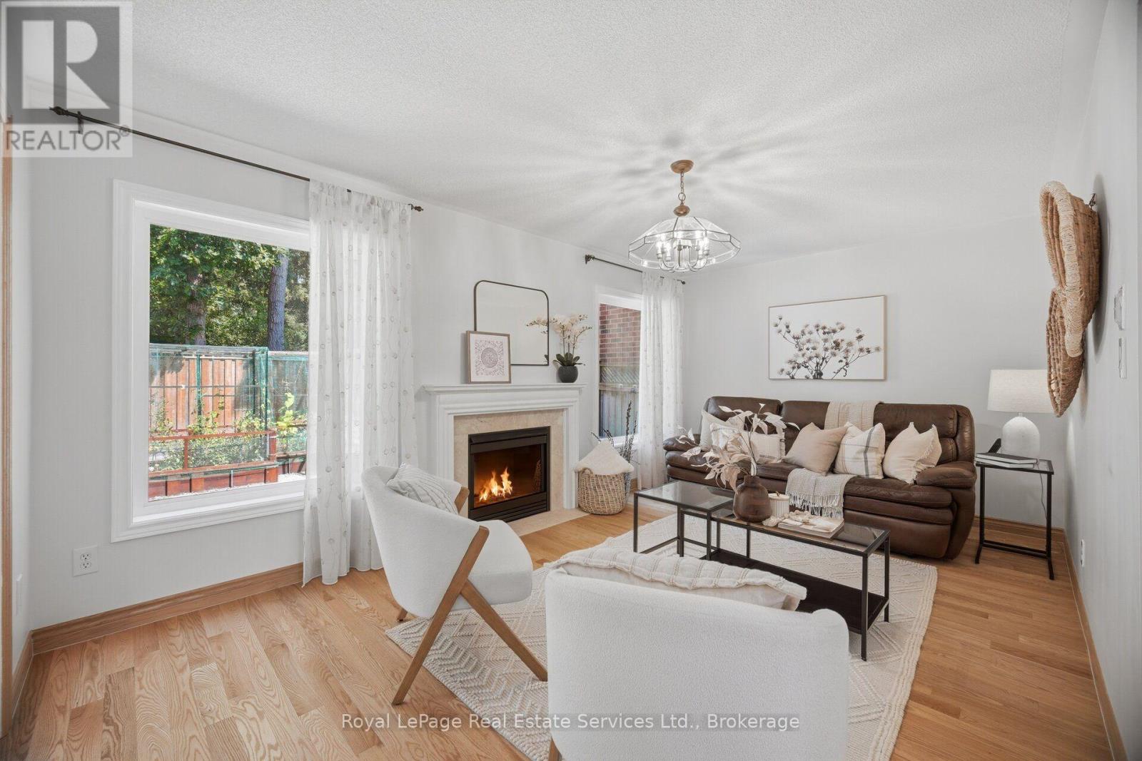 2259 Empire Crescent, Burlington, Ontario  L7L 6Y6 - Photo 3 - W13723548