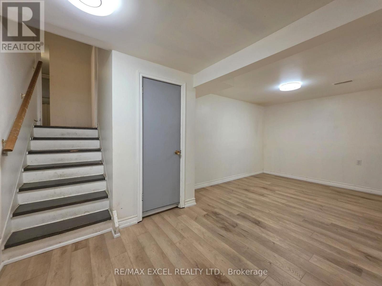 22 Northpark Road, Barrie, Ontario  L4M 2J3 - Photo 3 - S13433852