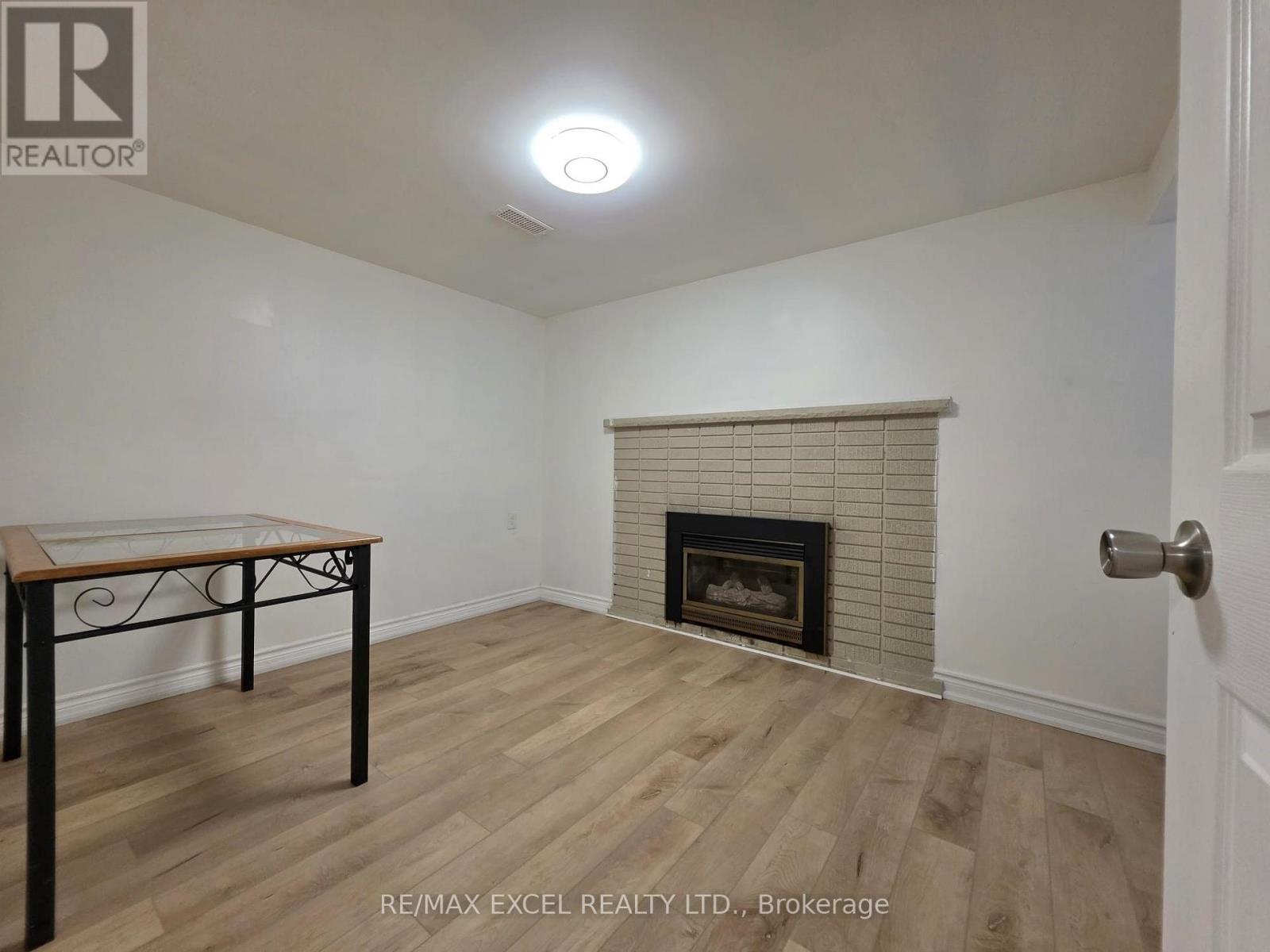 22 Northpark Road, Barrie, Ontario  L4M 2J3 - Photo 5 - S13433852