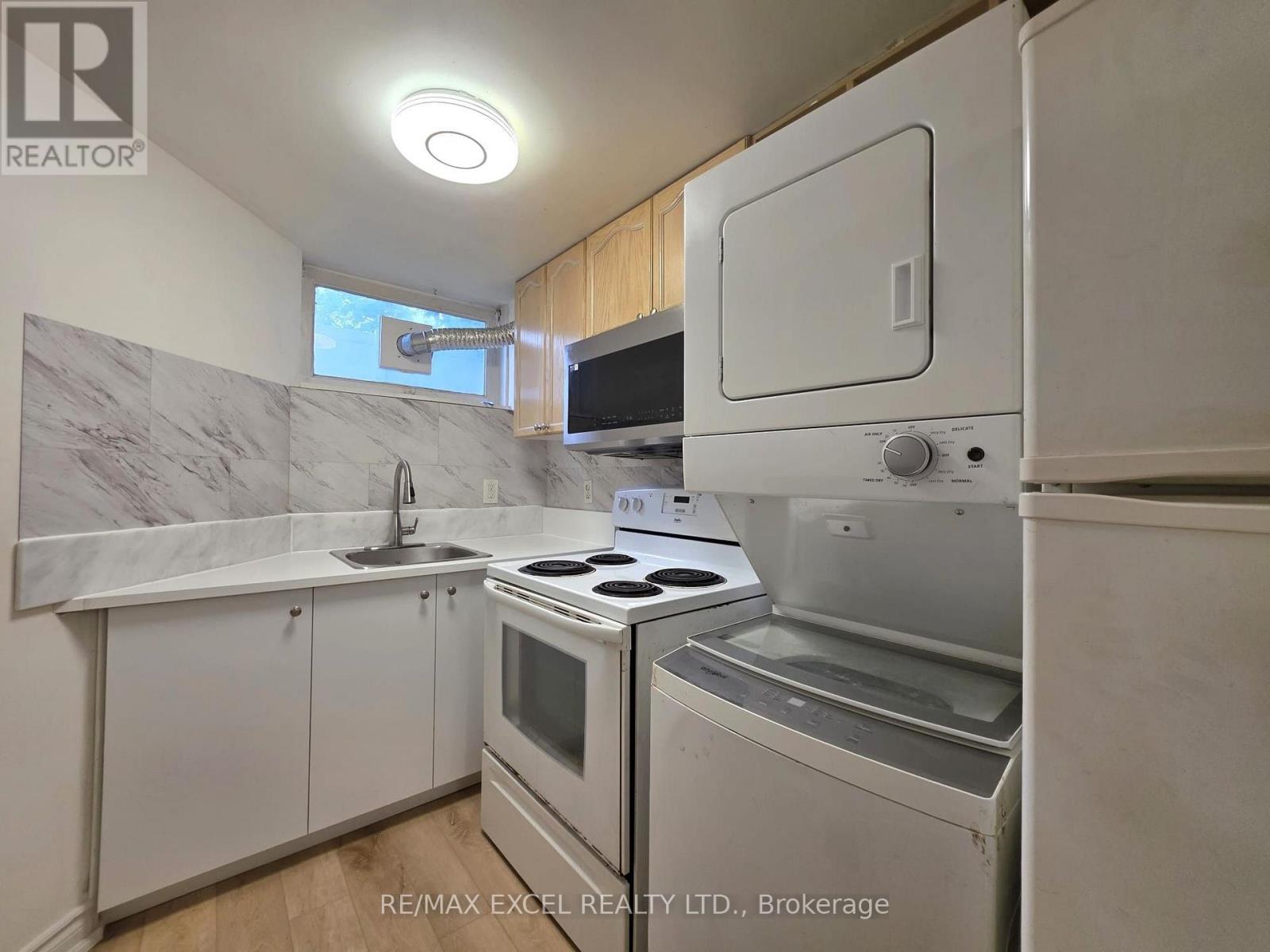 22 Northpark Road, Barrie, Ontario  L4M 2J3 - Photo 9 - S13433852