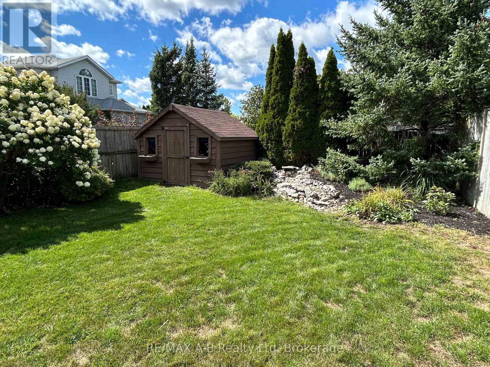 10 Buckingham Drive, Stratford, Ontario  N5A 7Z9 - Photo 2 - X13723492