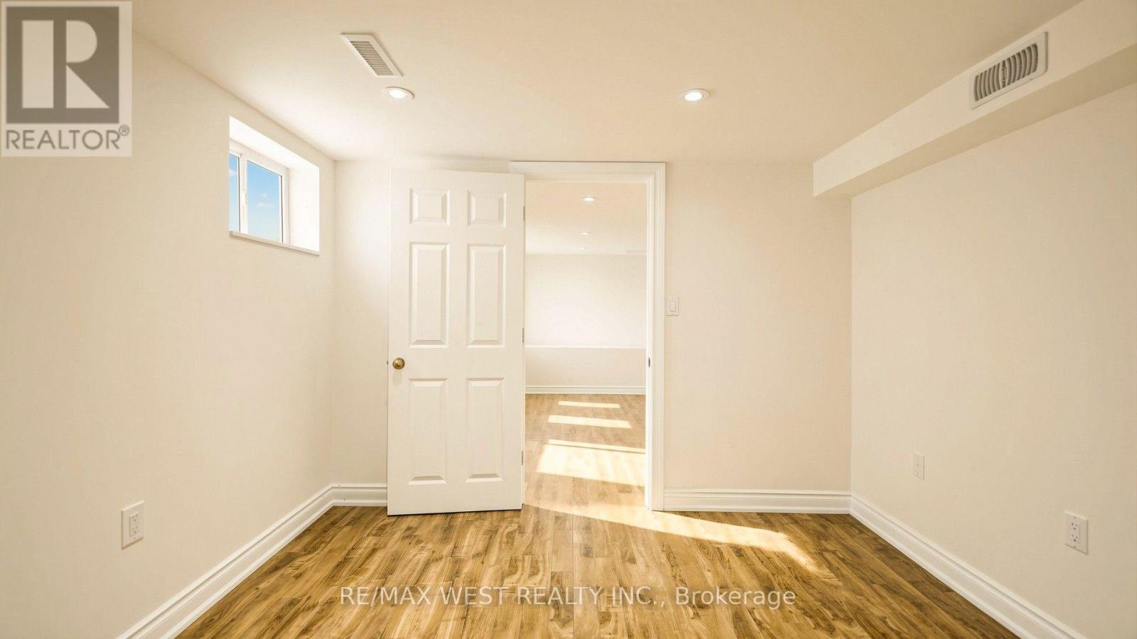 Bsmt - 139 Ranee Avenue, Toronto, Ontario  M6A 1N3 - Photo 24 - C13723486
