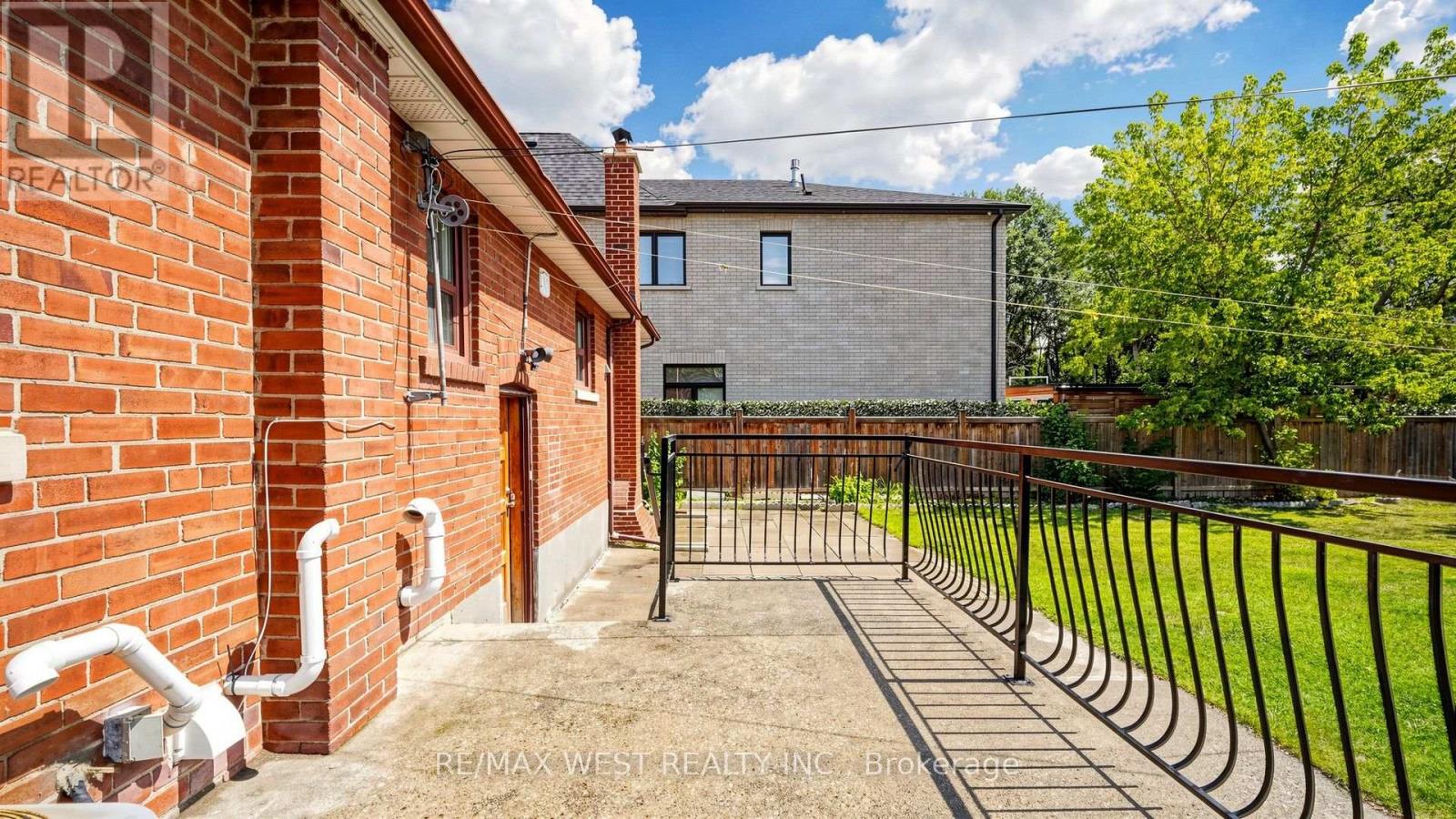 Bsmt - 139 Ranee Avenue, Toronto, Ontario  M6A 1N3 - Photo 33 - C13723486