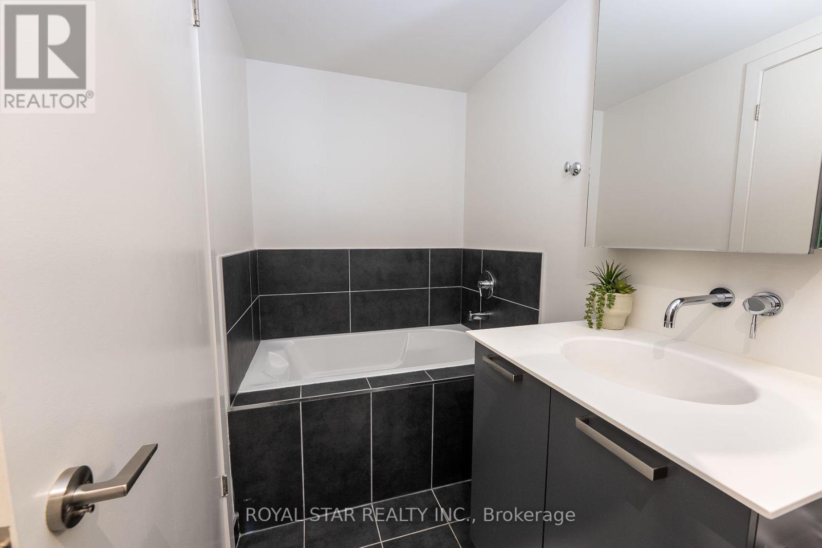 623 - 95 Bathurst Street, Toronto, Ontario  M5V 0H7 - Photo 20 - C13723500