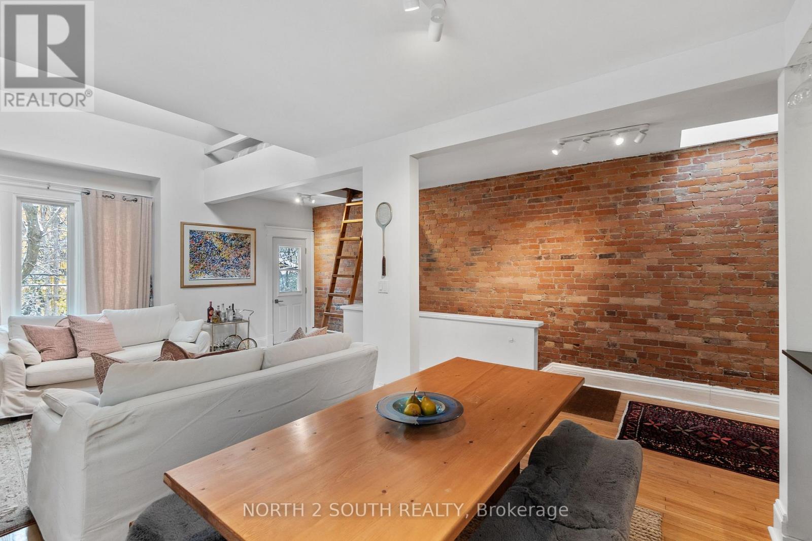 Upper - 161 Marlborough Place, Toronto, Ontario M5R 3J5 - Photo 10 - C13723528