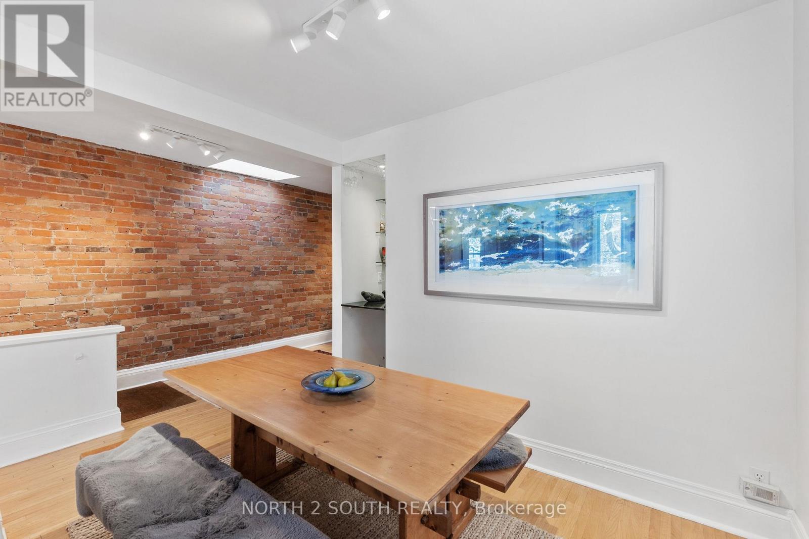 Upper - 161 Marlborough Place, Toronto, Ontario M5R 3J5 - Photo 11 - C13723528