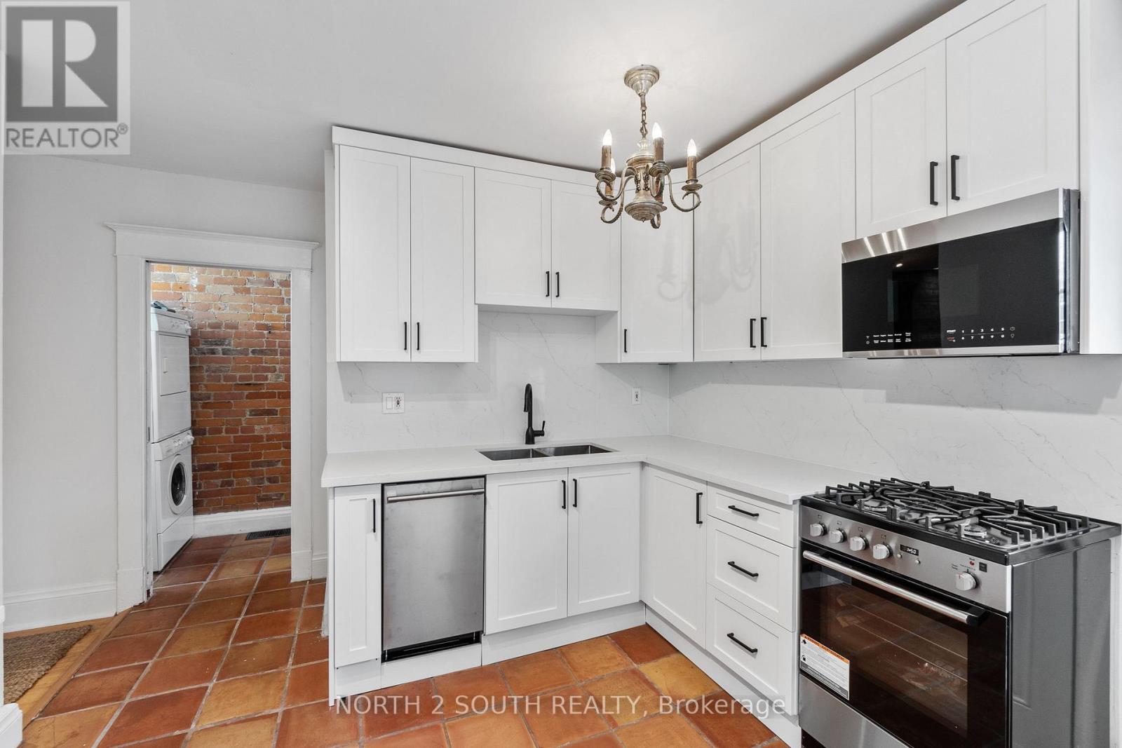 Upper - 161 Marlborough Place, Toronto, Ontario M5R 3J5 - Photo 20 - C13723528