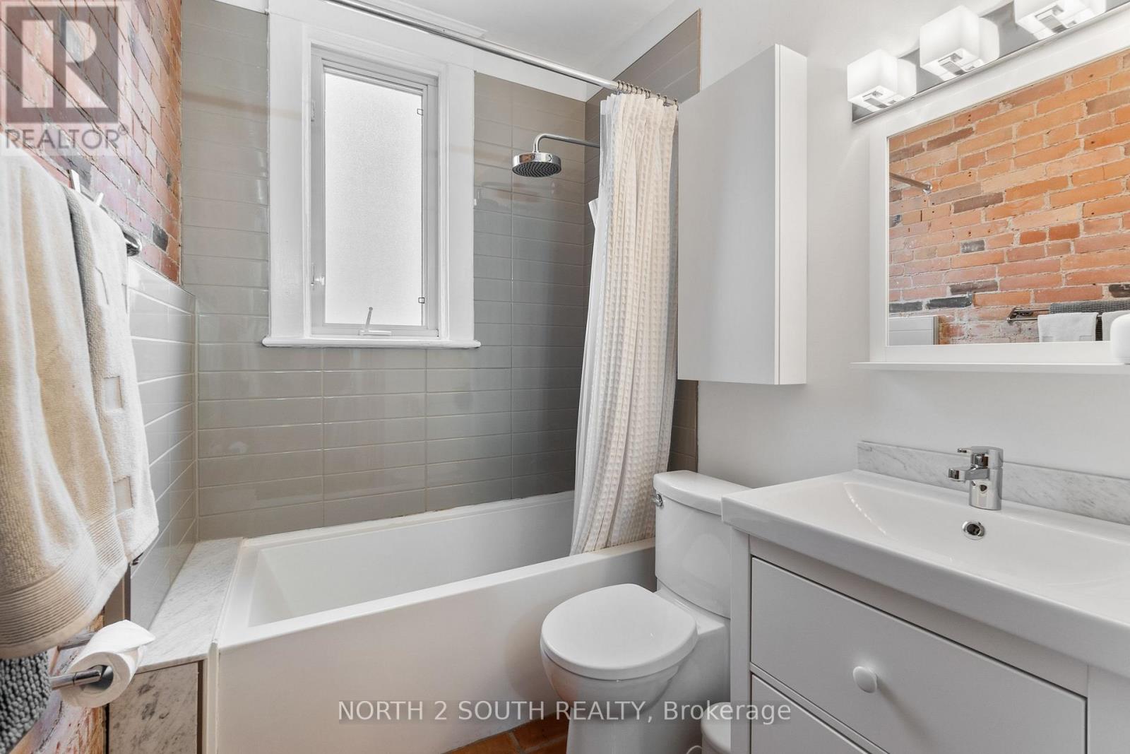 Upper - 161 Marlborough Place, Toronto, Ontario M5R 3J5 - Photo 21 - C13723528