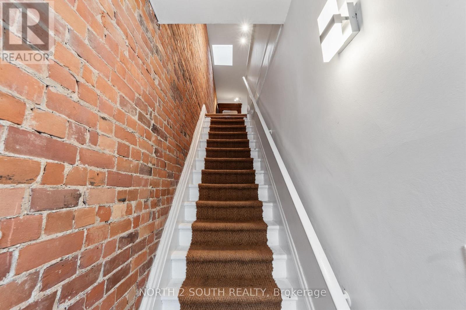 Upper - 161 Marlborough Place, Toronto, Ontario M5R 3J5 - Photo 8 - C13723528
