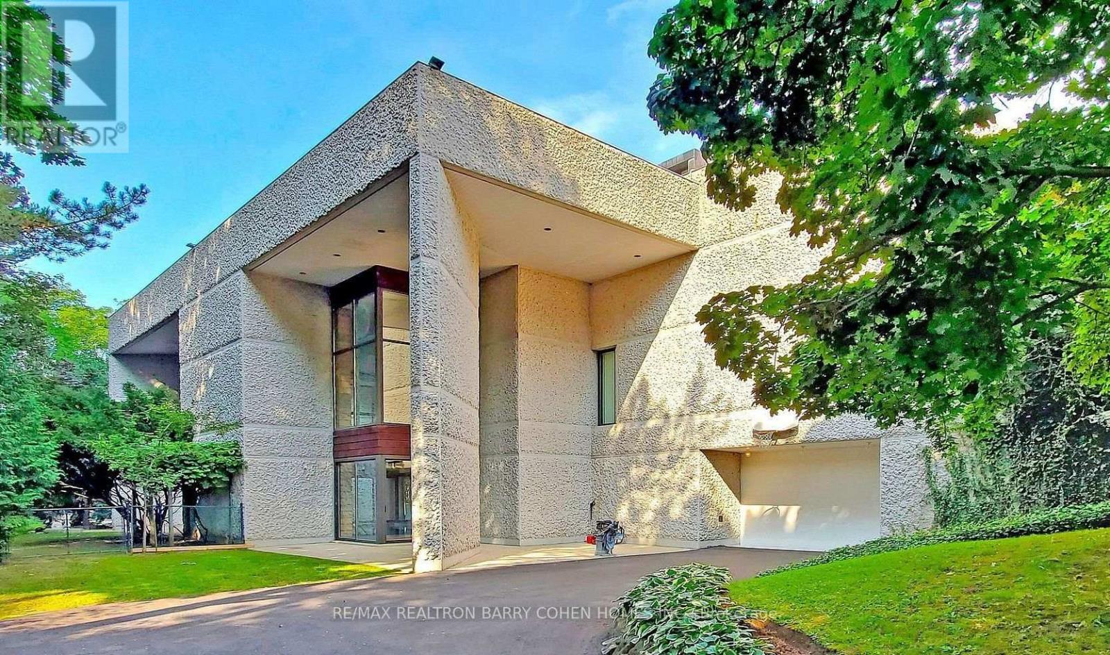 30 High Point Road, Toronto, Ontario  M3C 2R3 - Photo 22 - C13723534