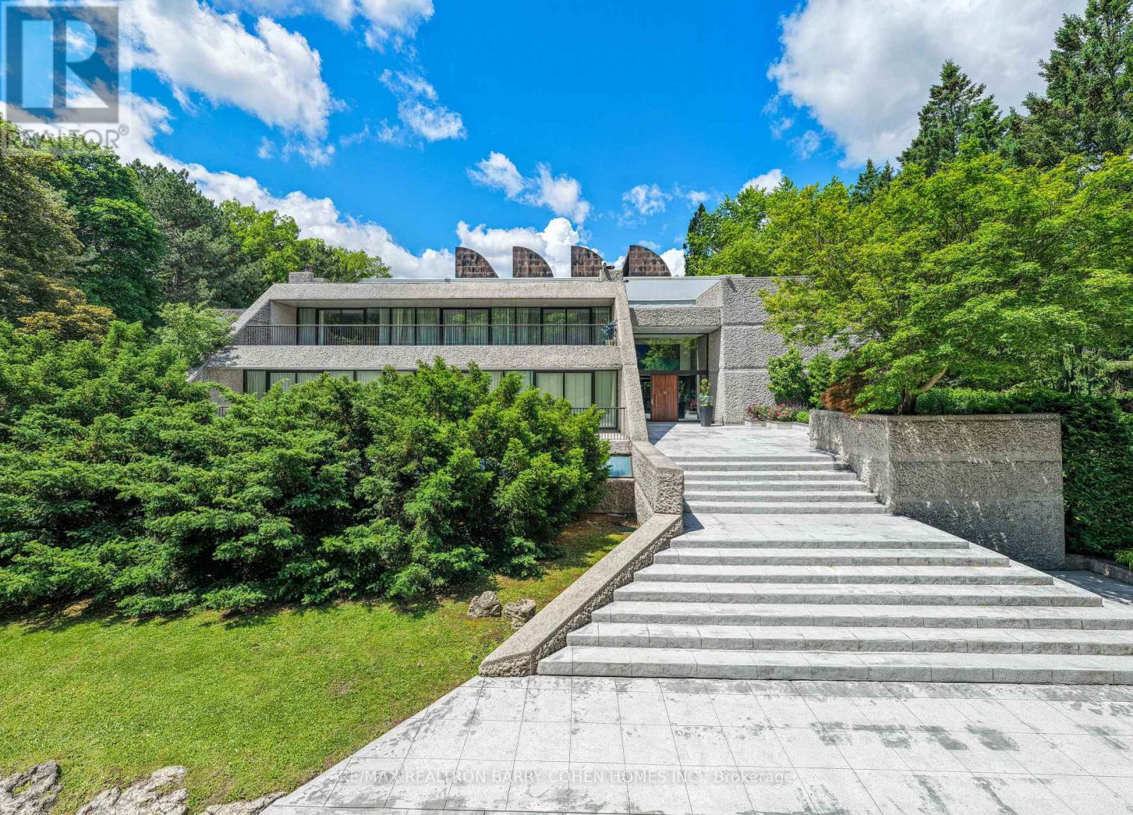 30 High Point Road, Toronto, Ontario  M3C 2R3 - Photo 3 - C13723534