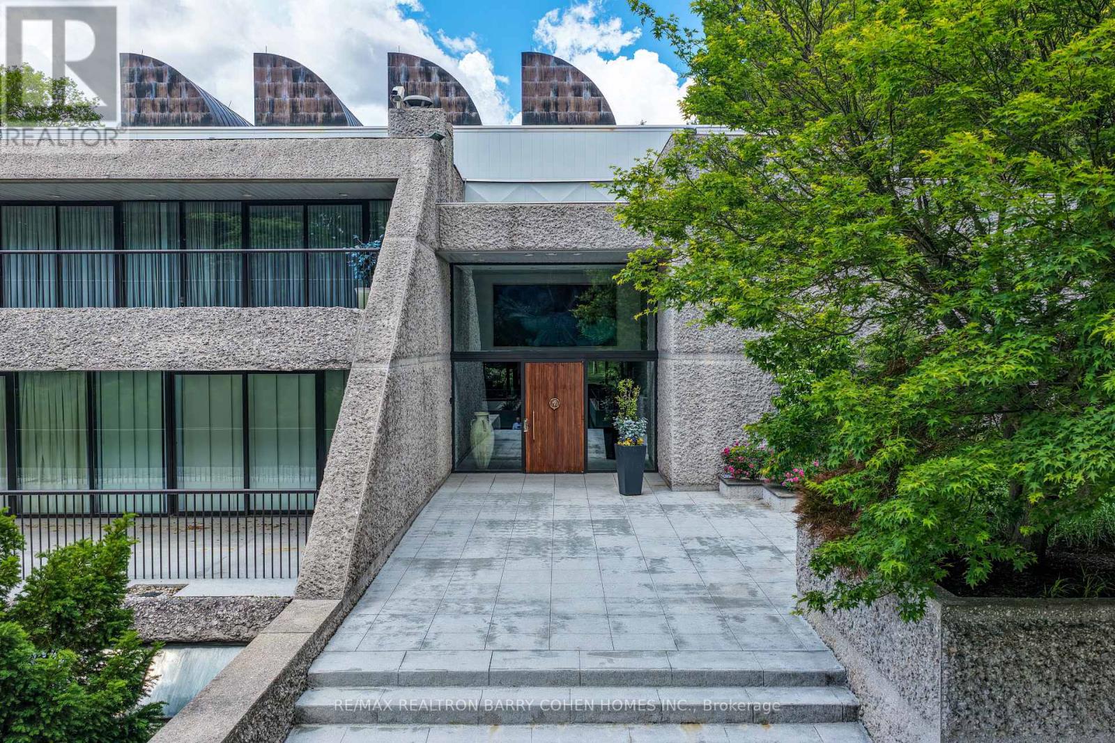 30 High Point Road, Toronto, Ontario  M3C 2R3 - Photo 4 - C13723534