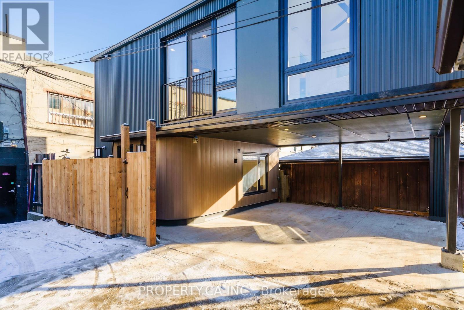 LANEWAY - 147 DENISON AVENUE