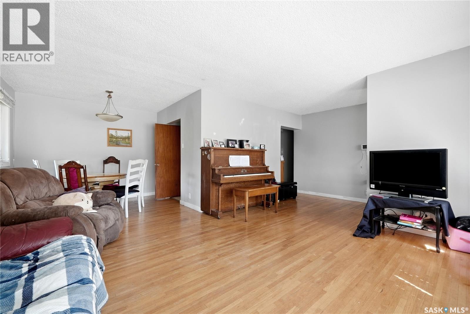 1722 Macpherson Avenue, Regina, Saskatchewan  S4S 4C9 - Photo 6 - SK046943