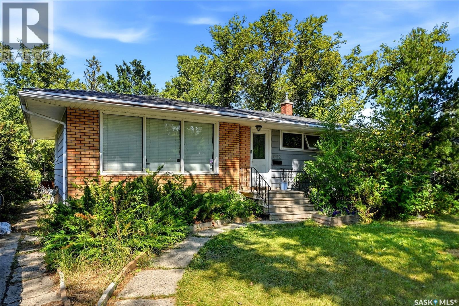 1722 Macpherson AVENUE, Regina, Saskatchewan