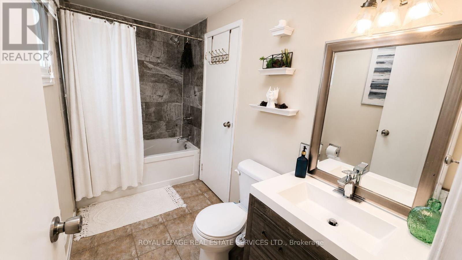 49 Lowder Place, Whitby, Ontario  L1N 8B8 - Photo 16 - E13723496