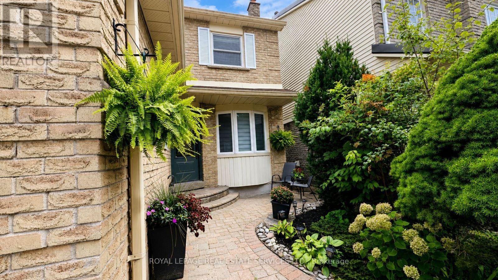 49 Lowder Place, Whitby, Ontario  L1N 8B8 - Photo 2 - E13723496