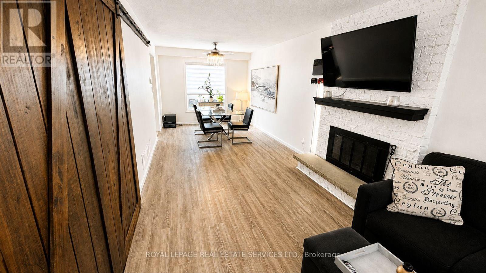 49 Lowder Place, Whitby, Ontario  L1N 8B8 - Photo 4 - E13723496